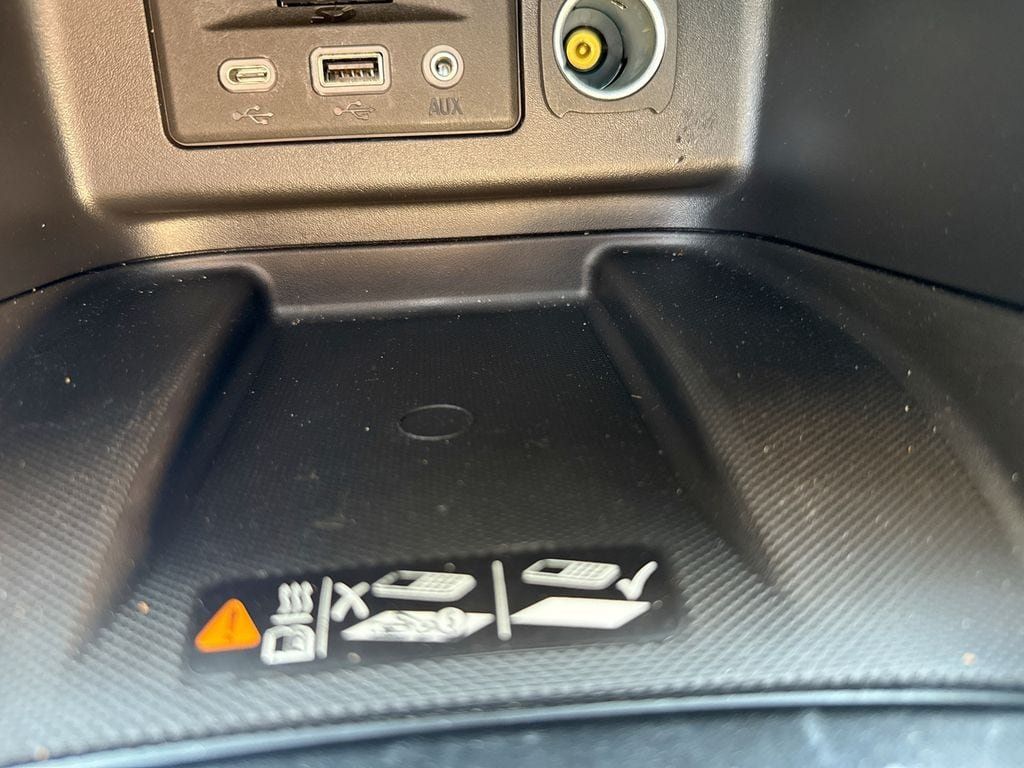 Used 2023 Chevrolet Equinox Premier AWD/4WD image 28