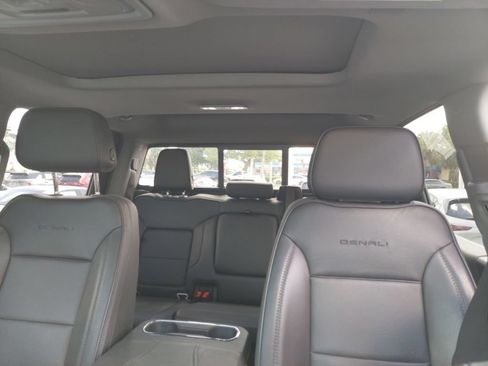 Used 2024 GMC Sierra 2500 Denali w/ Denali Reserve Package AWD/4WD image 7