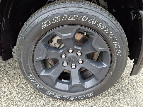 Used 2025 RAM 1500 Big Horn AWD/4WD image 9