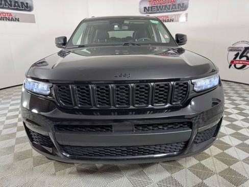Used 2023 Jeep Grand Cherokee L Limited w/ Black Appearance Package RWD image 2
