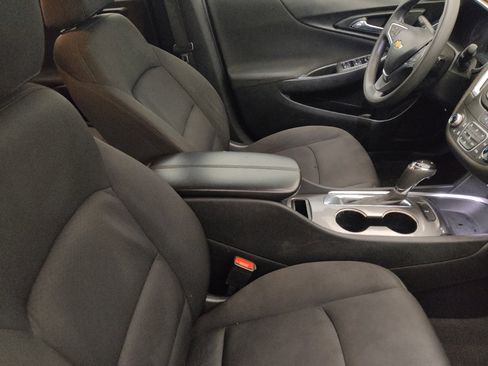 Used 2020 Chevrolet Malibu LT image 21
