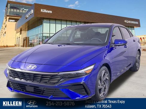 Used 2025 Hyundai Elantra SEL image 4