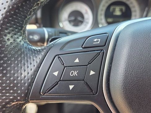 Used 2015 Mercedes-Benz GLK 350 4MATIC image 29