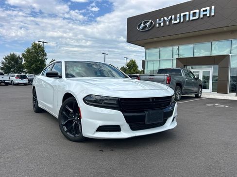 Used 2021 Dodge Charger SXT w/ Blacktop Package RWD image 4