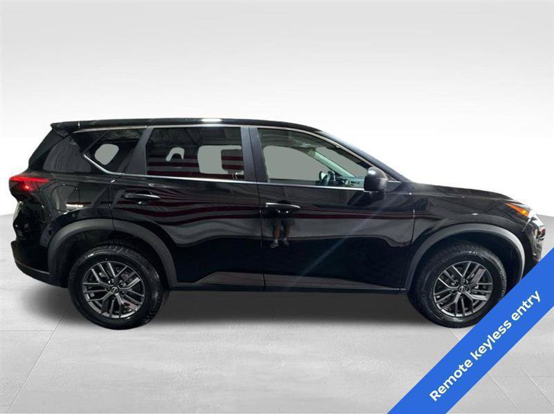 Used 2025 Nissan Rogue S AWD/4WD image 4