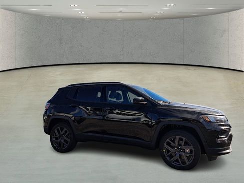 New 2026 Jeep Compass Latitude image 3