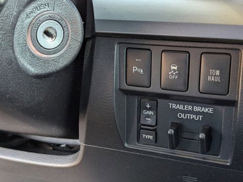 Used 2016 Toyota Tundra Platinum image 21