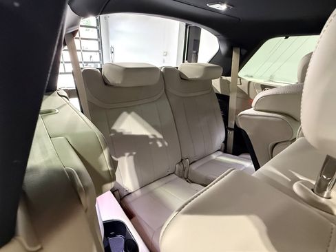 Used 2025 Land Rover Range Rover Long Wheelbase SE AWD/4WD image 44