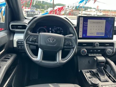 Used 2024 Toyota Tacoma TRD Off-Road AWD/4WD image 17