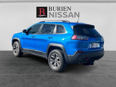 Used 2019 Jeep Cherokee Trailhawk AWD/4WD image 3