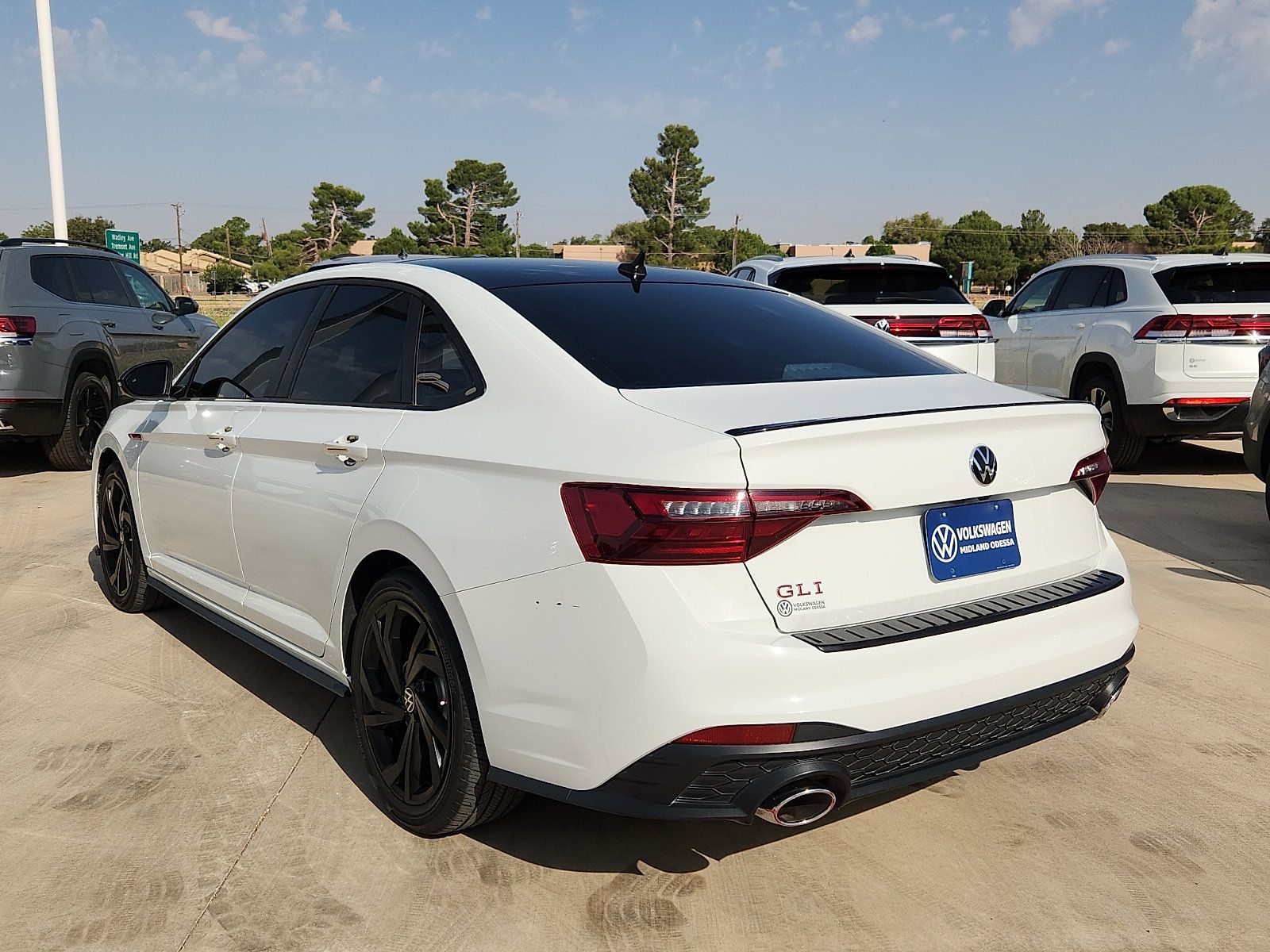 Certified 2024 Volkswagen Jetta GLI Autobahn FWD image 4