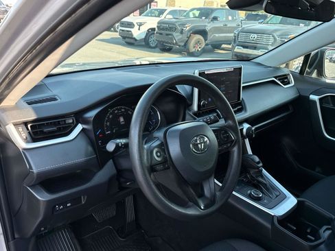 Used 2024 Toyota RAV4 LE AWD/4WD image 10