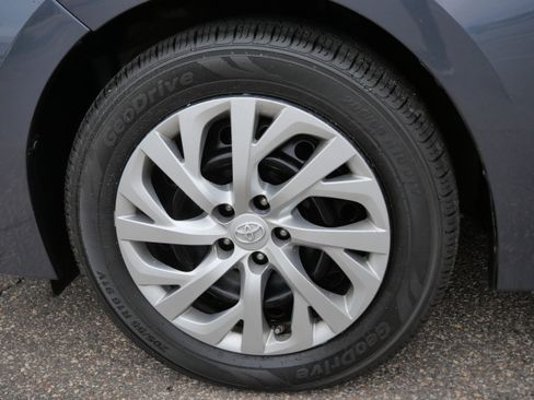 Certified 2019 Toyota Corolla LE FWD image 15