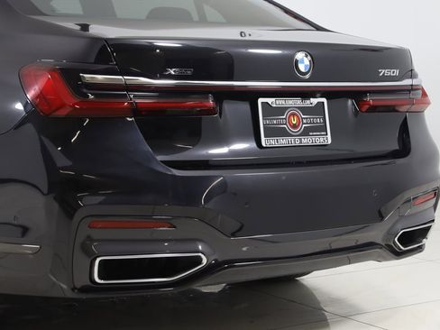 Used 2022 BMW 750i xDrive w/ M Sport Package image 29