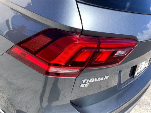 Used 2021 Volkswagen Tiguan SE FWD image 32