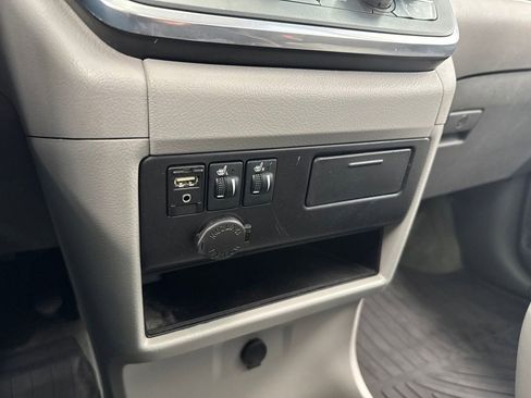 Used 2017 Toyota Sienna XLE w/ XLE Navigation Package FWD image 28