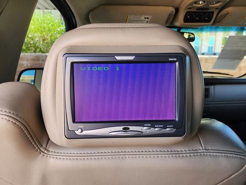 Used 2004 Cadillac Escalade AWD image 73