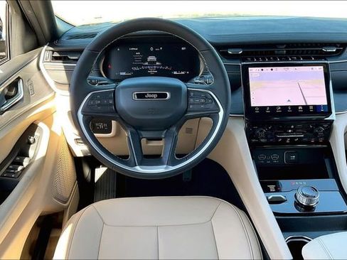 New 2025 Jeep Grand Cherokee L Limited image 21