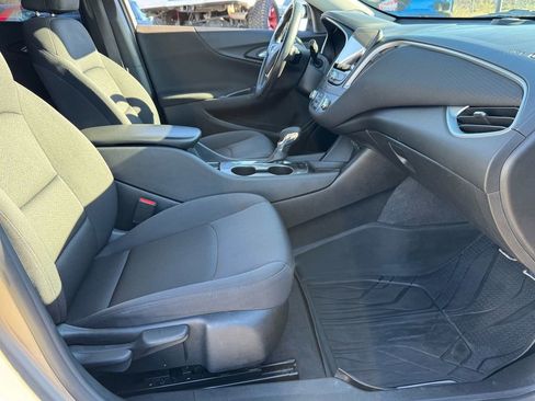 Used 2022 Chevrolet Malibu RS image 14