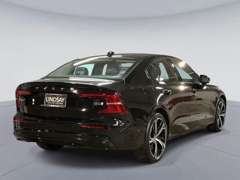 Used 2023 Volvo S60 B5 Plus w/ Climate Package FWD image 10