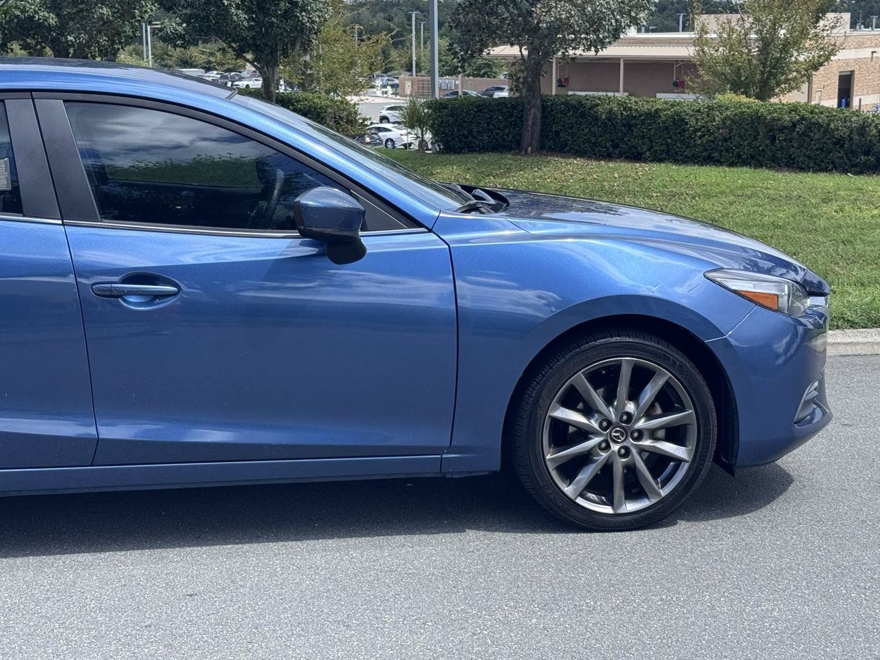Used 2018 MAZDA MAZDA3 Touring FWD image 32