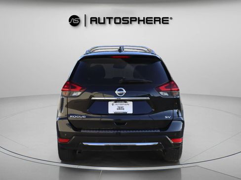 Used 2019 Nissan Rogue SV w/ Premium Package image 8