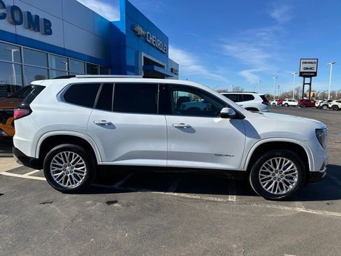 Used 2024 GMC Acadia Denali AWD/4WD image 7