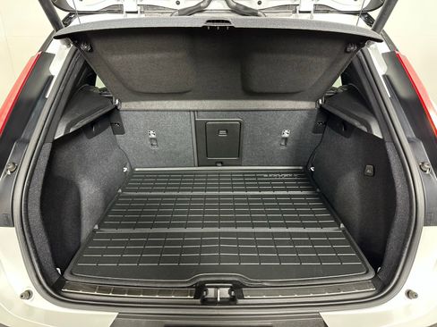 Used 2019 Volvo XC40 T5 R-Design image 29