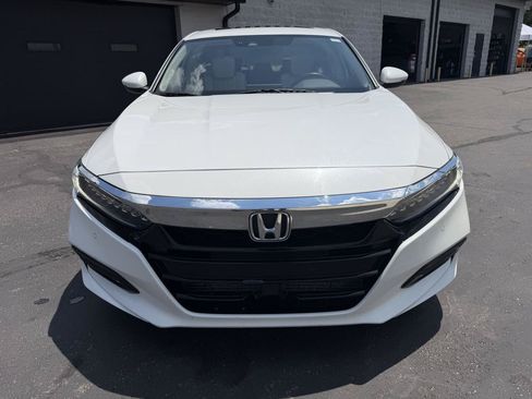 Used 2018 Honda Accord Touring image 6