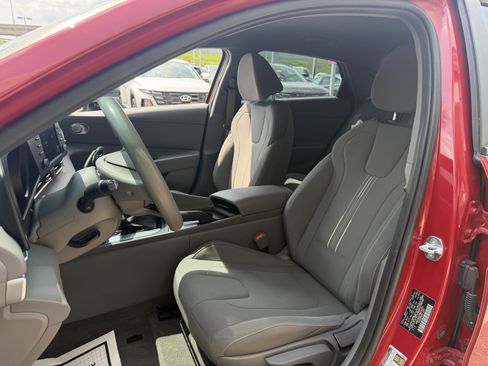 Certified 2022 Hyundai Elantra SEL FWD image 26