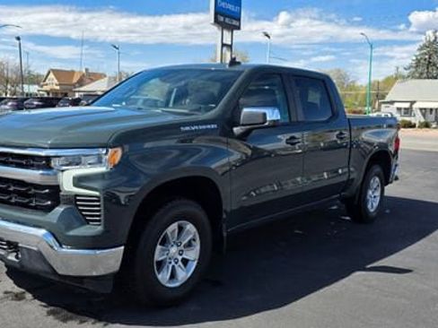 Used 2025 Chevrolet Silverado 1500 LT w/ Work Truck Package AWD/4WD image 3