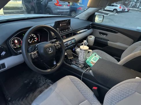 Used 2023 Honda Pilot LX image 21