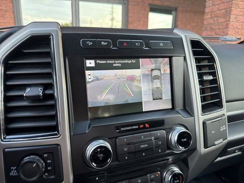 Used 2018 Ford F150 Lariat w/ Equipment Group 502A Luxury image 4