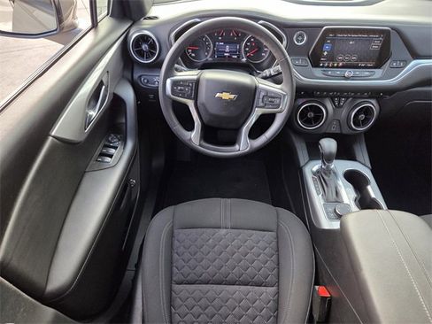 Used 2021 Chevrolet Blazer LT image 12