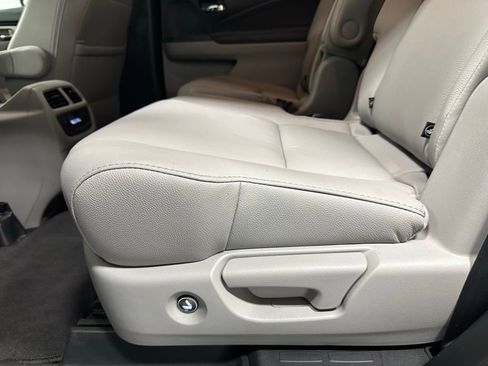 Used 2022 Honda Pilot Touring image 44