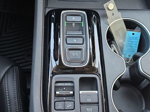 Used 2025 Honda Pilot Touring image 16