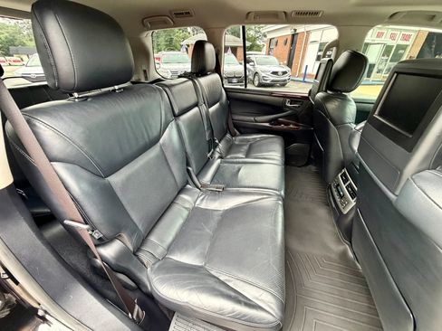 Used 2013 Lexus LX 570 4WD w/ Luxury Pkg image 11