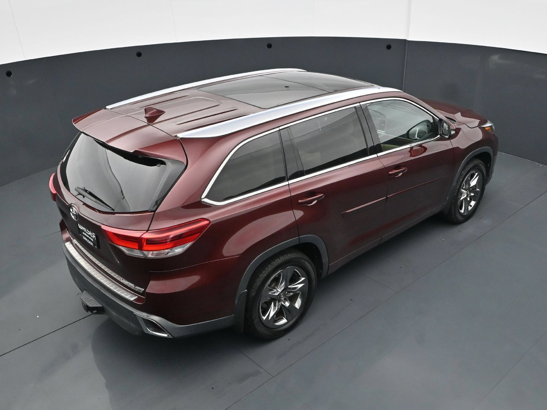 Used 2018 Toyota Highlander Limited Platinum w/ Carpet Mat Package (TMS) AWD/4WD image 37
