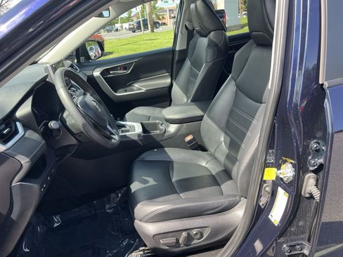 Used 2023 Toyota RAV4 XLE Premium AWD/4WD image 13