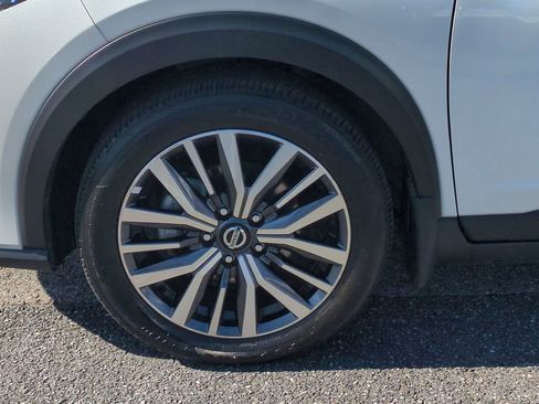 Used 2021 Nissan Kicks SR image 11