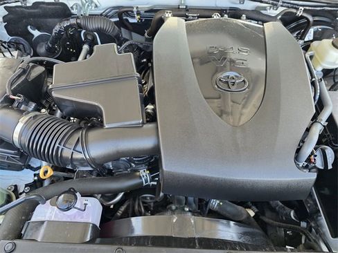 Used 2022 Toyota Tacoma SR5 image 21
