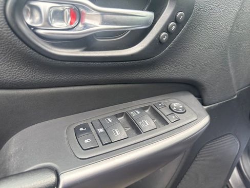 Certified 2022 Jeep Cherokee Limited image 11