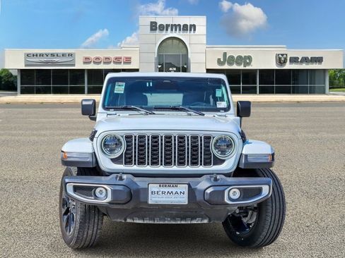 Used 2025 Jeep Wrangler Unlimited Sahara w/ Safety Group AWD/4WD image 6