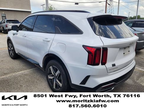 Certified 2023 Kia Sorento S FWD image 3
