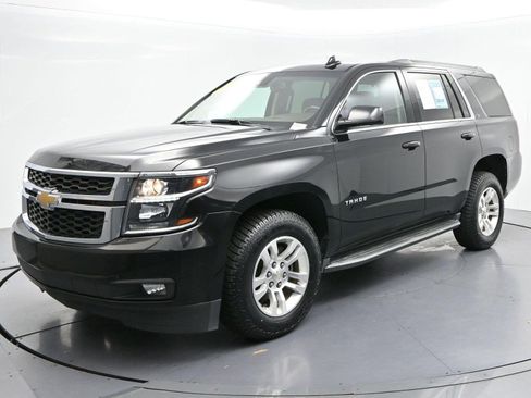 Used 2018 Chevrolet Tahoe LT w/ Luxury Package AWD/4WD image 4