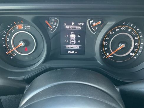 Used 2024 Jeep Wrangler Sport image 25