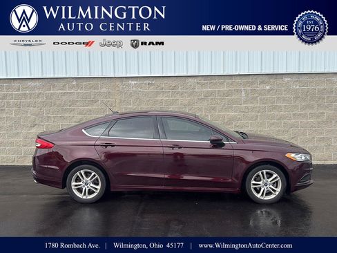 Used 2018 Ford Fusion SE w/ Fusion SE Technology Package FWD image 1
