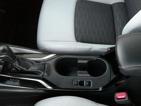 Used 2024 Toyota Corolla SE image 19