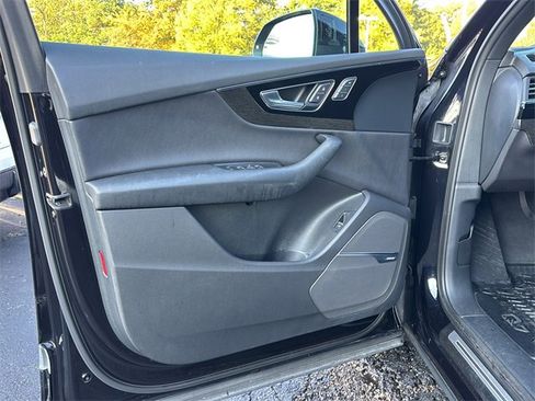 Used 2019 Audi Q7 3.0T Prestige w/ Prestige Package image 28