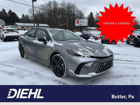 Used 2025 Toyota Camry XSE image 1